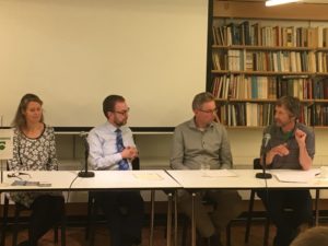 Et stort antall interesserte, både offentlig ansatte og private grunneiere møtte opp på Litteraturhuset for å høre om: Hvem har rett til å bruke arealene?
