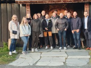 Turistforening, et nettselskap eller en vegutbygger som vil gjøre noe eller bygge noe, må forholde seg til en grunneier. 24. og 25. september møtte NORSKOG, andre organisasjoner for å utveksle erfaringer på området. Nå blir dette et årlig treff.