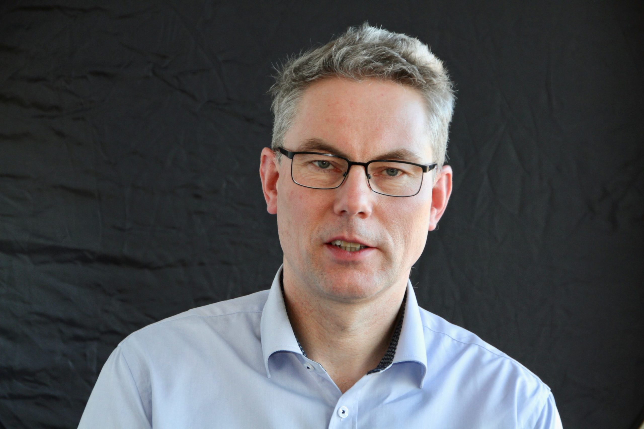 Yngve Holth, Foto Line Venn